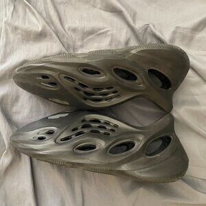 Yeezy Foam Runner Black